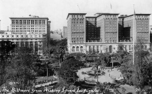 Het Biltmore vanaf Pershing Square, Los Angeles, Californië, VS, ca. 1933