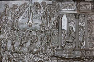 De Kruisiging van Sint Petrus - Detail van een portaal - Voordeur van de Sint-Pietersbasiliek, Rome, Italië