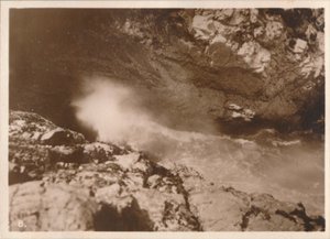 De Duivels Blaasbalg, Kynance Cove, 1927 door Unbekannt
