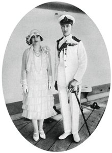 De Hertog en Hertogin van York aan boord van HMS Renown, Malta, 1927, 1937