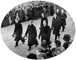 De hertog van York en zijn broers in de begrafenisstoet van koning George V, 1936, 1937 door Unbekannt