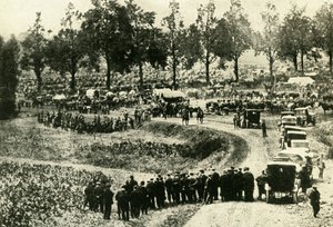 De Duitsers arresteren burgers in Visé, België, augustus 1914, ca. 1920 door Unbekannt