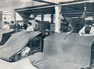 Het maken van kaki: het afgewerkte doek onderzoeken, ca. 1914