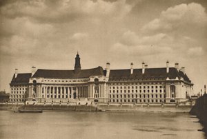 Het nieuwe paleis aan de Theems dat het hoofdkwartier is van de London County Council, c1935