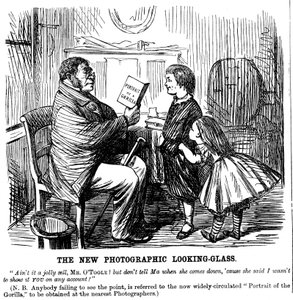 De nieuwe fotografische spiegel, cartoon uit Punch, dagelijks bewijs van de oorsprong van de mens, 1861 door Unbekannt