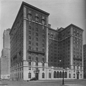 Het Park Lane Hotel, New York City, 1924 door Unbekannt