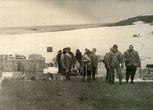 De partij die de berg Erebus beklom en de hut verliet, 1908, 1909 door Unbekannt