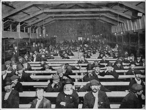 The Penny Sit-Up, Salvation Army opvang, Blackfriars, Londen, ca. 1900 1901 door Unbekannt