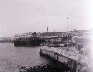 De Promenade Pier in Plymouth in Devon door Unbekannt