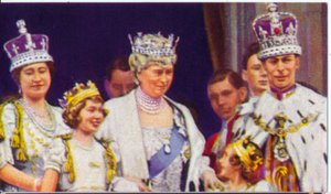 De Koninklijke Familie op het balkon van Buckingham Palace, ter gelegenheid van de kroning van Koning George VI