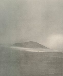 Het begin van een sneeuwstorm...Drift rond Mount Erebus, ca. 1908, 1909 door Unbekannt