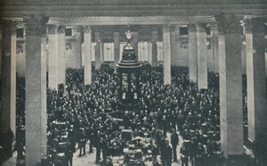 De Onderwriting Room bij Lloyds, met het Rostrum in het midden, 1936 door Unbekannt