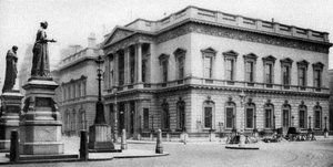 The United Service Club, Waterloo Place, Londen, 1926-1927 door Unbekannt