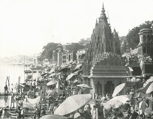 De Vishnu vijver en Ghat, Benares, India, 1895