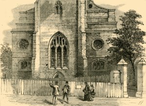 Het westelijke uiteinde van St. Andrews, met de gotische boog