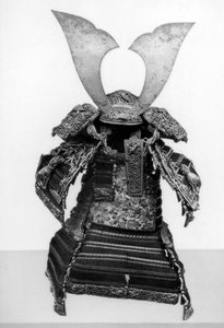 Het harnas van Yoshitsune, 12e eeuw 1886 door Unbekannt