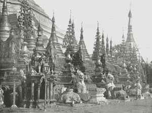 De basis van de Grote Pagode, Rangoon, Birma, 1895 door Unbekannt