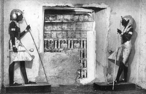De eerste glimp van het graf van Toetanchamon, Egypte, 1933-1934 door Unbekannt