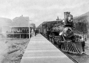 De eerste reguliere transcontinentale trein in Fernie, British Columbia, Canada, 1886 1951 door Unbekannt