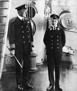 De toekomstige koning Edward VIII als adelborst op HMS Hindustan door Unbekannt