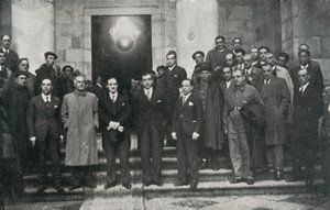 Het hoofd van de Baskische regering (of lehendakari) Jose Antonio Aguirre en leden van de regering, Barcelona. Jubert Figueras Private Foundation.
