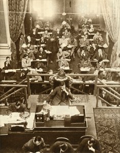 De opening van Dail Eireann, of Kamer van Afgevaardigden, Dublin, Ierland, 9 september 1922 door Unbekannt