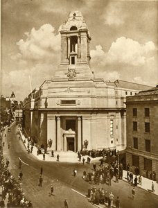 De opening van het Vrijmetselaars Vredesmonument, Great Queen Street, Londen, 19 juli 1933, 1935 door Unbekannt