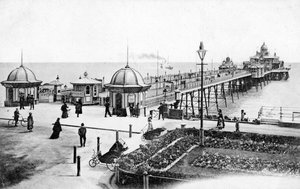 De pier in Eastbourne, East Sussex, ca. 1900s-1920s door Unbekannt