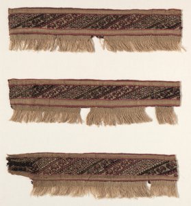Drie fragmenten van een rand, ca. 1100-1400