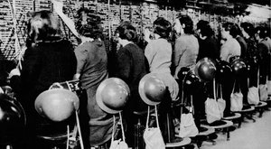 Daar zitten en doorgaan alsof er buiten niets gebeurde was niet gemakkelijk, 1941-1942