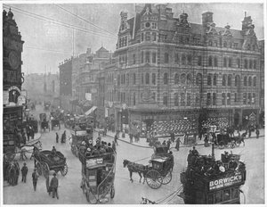 Hoek van Tottenham Court Road, Londen, ca. 1903 door Unbekannt