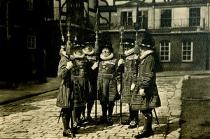 Yeoman Warders van de Tower of London, ca. 1920