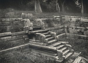 Trap in een gemetseld bad, Anuradhapura, 1926