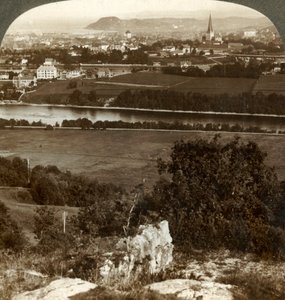 Trondhjem, zijn huizen, pakhuizen en kathedraal, tussen rivier Nid en Fjord, Noorwegen, 1905 door Unbekannt