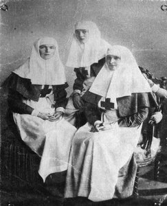 Tsarina Alexandra en Groothertoginnen Olga en Tatiana van Rusland, 1914