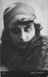 Vera Kholodnaya, Russische stomme filmactrice, 1916 door Unbekannt