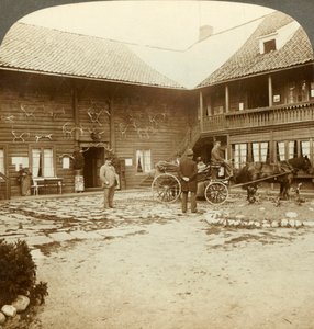 Victoria Hotel, versierd met rendiergeweien, in Kongsberg, in ruig Noorwegen, ca. 1905 door Unbekannt