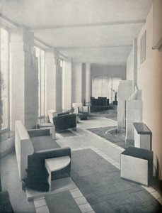 Uitzicht op de zonnekamer bij daglicht, met de drie ramen en kolommen, 1930 door Unbekannt