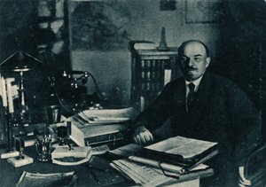 Vladimir Ilich Lenin, Russische Bolsjewistische leider, Moskou, Rusland, 7 oktober 1922 door Unbekannt