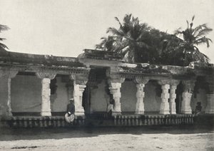 Wandelhal van een Hindoe tempel, Ceylon, 1926
