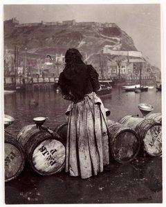 Vrouw en vaten, Whitby Haven, ca. 1905