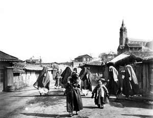 Vrouwen en kinderen, Nam San, Korea, 1900 door Unbekannt