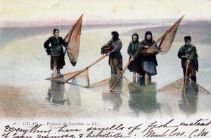 Vrouwelijke garnalenvissers, Calais, 1905 door Unbekannt