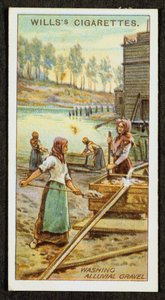 Vrouwen wassen het edelmetaal platina uit alluviale grind, Oeral, Rusland, 1916 door Unbekannt