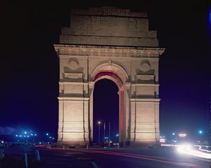 All India War Memorial Arch, New Delhi door Sir Edwin Lutyens (1869-1944) door Unbekannt Unbekannt