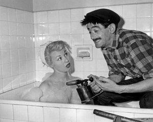Nadine Tallier (Barones Nadine De Rothschild geworden) en Maurice Gardett tijdens de avond bij hem thuis in Parijs op 27 maart 1961