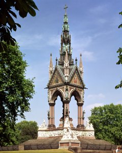 Het Albert Memorial vanaf de Albert Hall