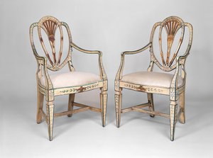 Twee Hepplewhite geschilderde armstoelen, late 18e eeuw