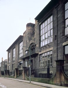 Uitzicht op de buitenkant van de Glasgow School of Art, gebouwd 1897-1909 door Charles Rennie Mackintosh, Schotland, VK door Unbekannt Unbekannt