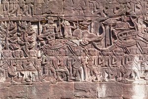 Bas-reliëfs aan de westzijde van de Bayon-tempel die marcherende Khmer-soldaten afbeelden, Angkor archeologisch gebied, Cambodja